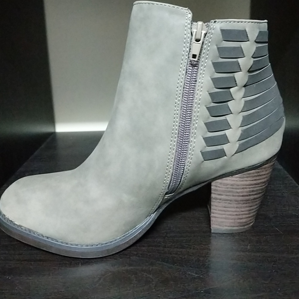 Grey Booties - Picture 3 of 4